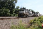 NS 9257 leads a westbound past milepost 116 at Cove PA